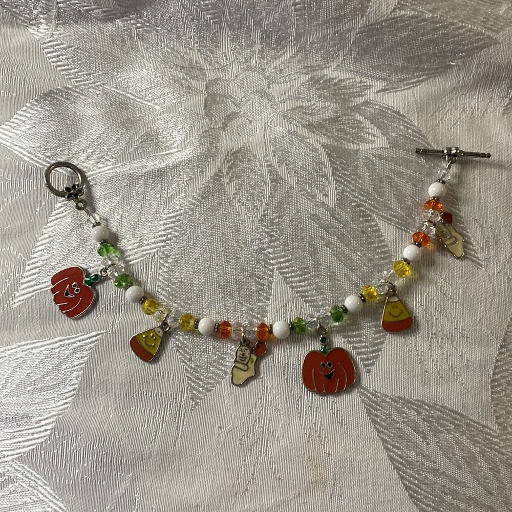 Handcrafted Small Halloween Charm Bracelet w/white agate and crystals - Picture 3 of 4